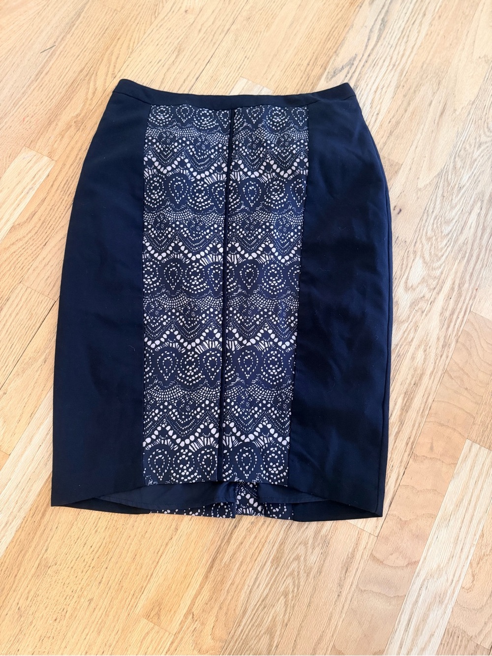 Ladies Size 6 "Massimo" Pencil Skirt with Lace-Effect Center Panel GUC